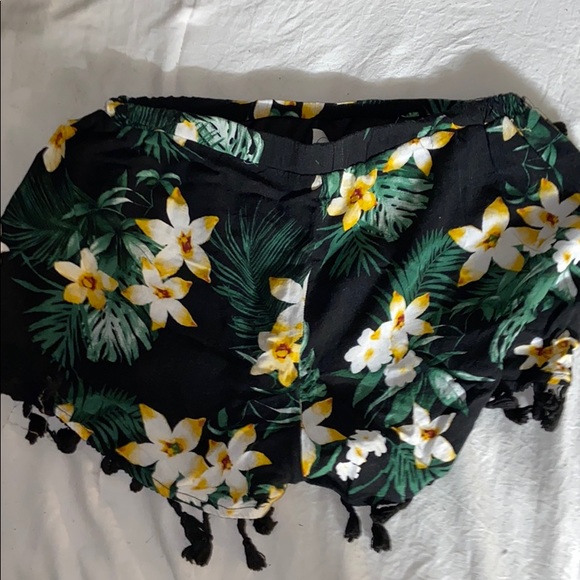 Shorts - Picture 3 of 3